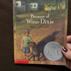 Because of Winn-Dixie paperback book by Kate DiCamilla a scholastic book